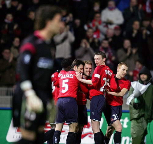  里尔前锋戴帽创队史纪录击败洛里昂  