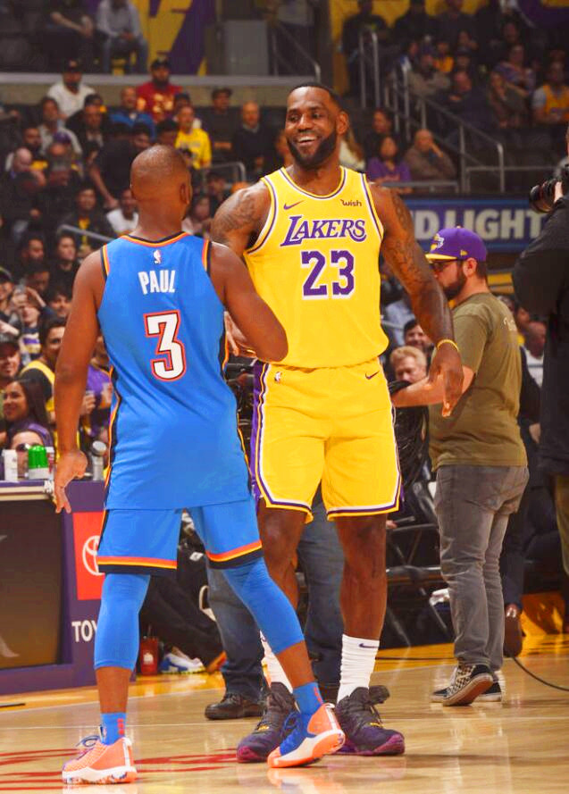  詹姆斯准绝杀助湖人险胜雷霆  